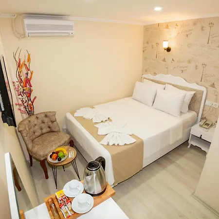 Vander Valk Hotel 2*