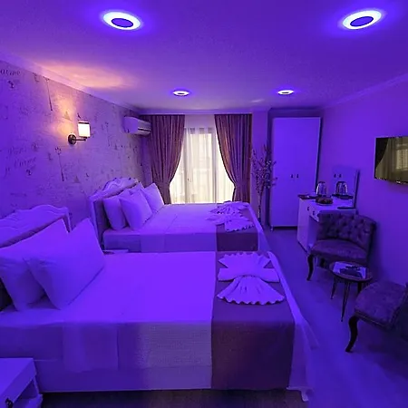Vander Valk Hotel 2*